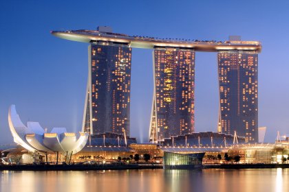 Marina Bay Sands, Singapore by Someformofhuman licensed under the terms ofCC BY-SA 3.0