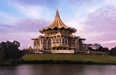 Sarawak New Parliament Building by Nicky Tay is licensed under CC BY-SA 4.0 / Cropped from original