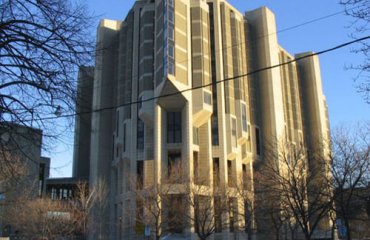 Robarts Library by Sascha Noyes is licensed under CC BY-SA 3.0