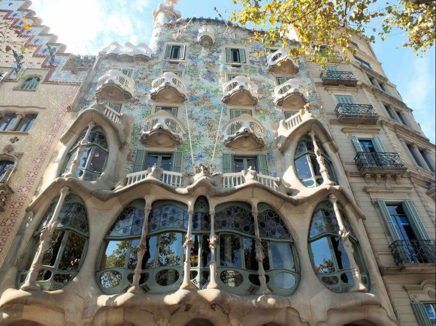 Casa Batlló by Keith Roper licensed under the terms of CC BY 2.0