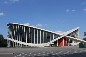 Dorton Arena by Leah Rucker licensed under the terms of the CC BY-SA 3.0