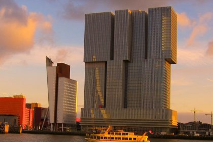 Erasmusbrug & De Rotterdam by Jeroen Looyé is licensed under CC BY-SA 2.0