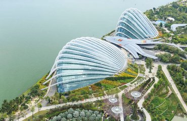 The Gardens by the Bay by CEphoto, Uwe Aranas licensed under the terms of the CC BY-SA 3.0