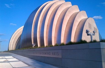 Kauffman Center for the Performing Arts by Burdettekevin licensed under the terms of the CC BY-SA 3.0