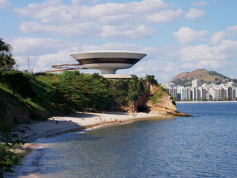 Niteroi Art Museum by Marcio Sette licensed under the terms of the CC BY-SA 3.0