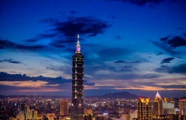 Taipei 101 by 中岑 范姜 is licensed under CC BY-SA 2.0