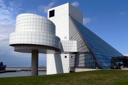 Rock and Roll Hall of Fame Museum by Dakota Callaway is licensed under CC BY 2.0