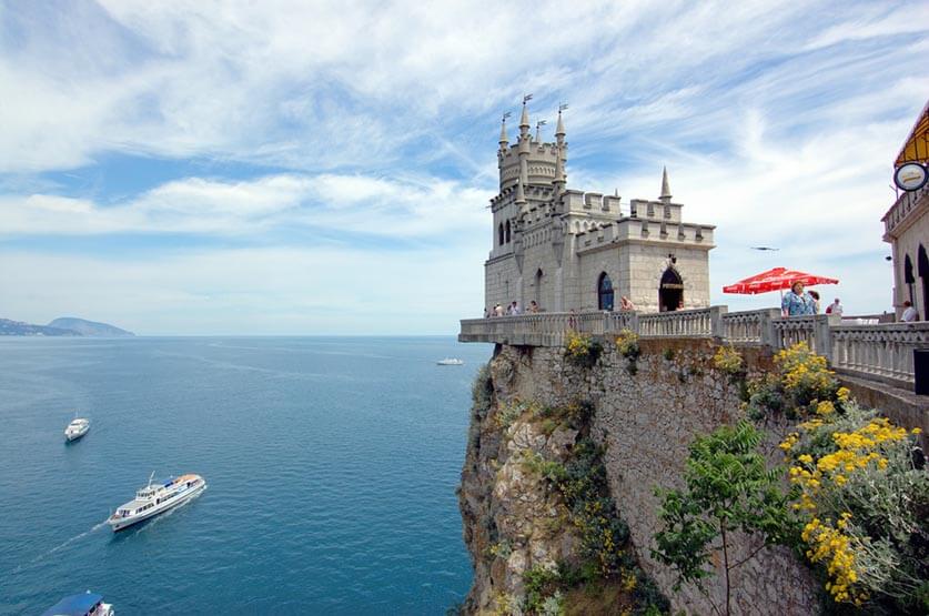 Swallow's Nest, Crimea, Russia by Fr Maxim Massalitin is licensed under CC BY-SA 2.0