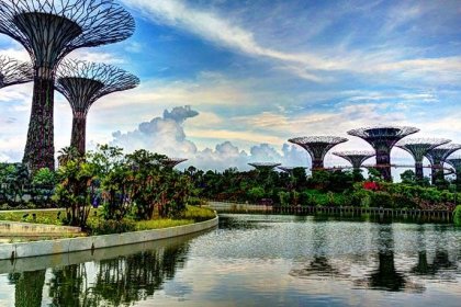 "Supertrees" by Khairul Nizam is licensed under CC BY 2.0
