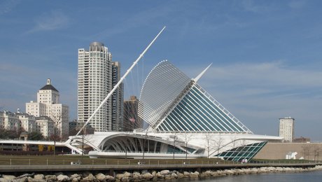 “Milwaukee Art Museum” by JohnPickenPhoto is licensed under CC BY 2.0